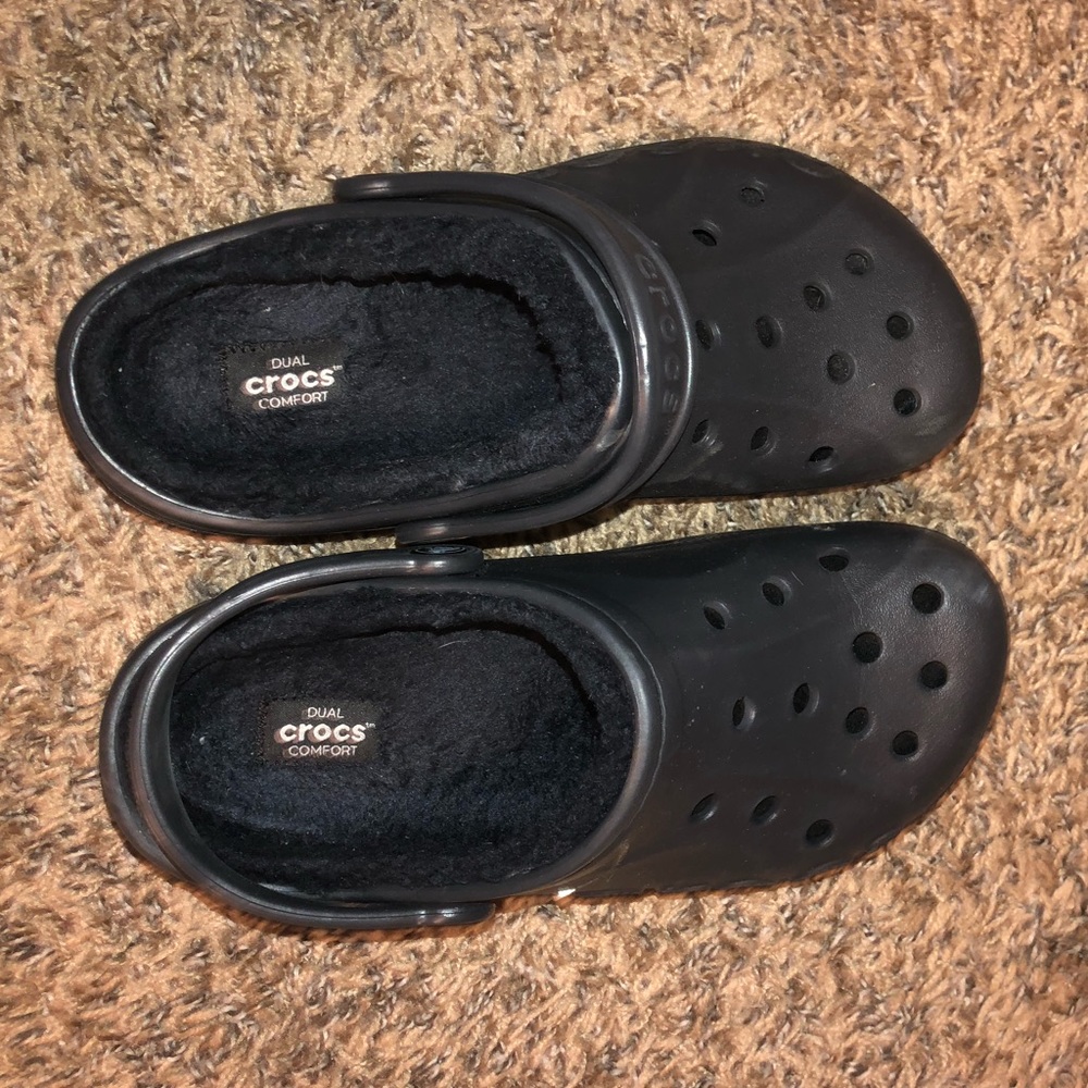 Black fuzzy crocs